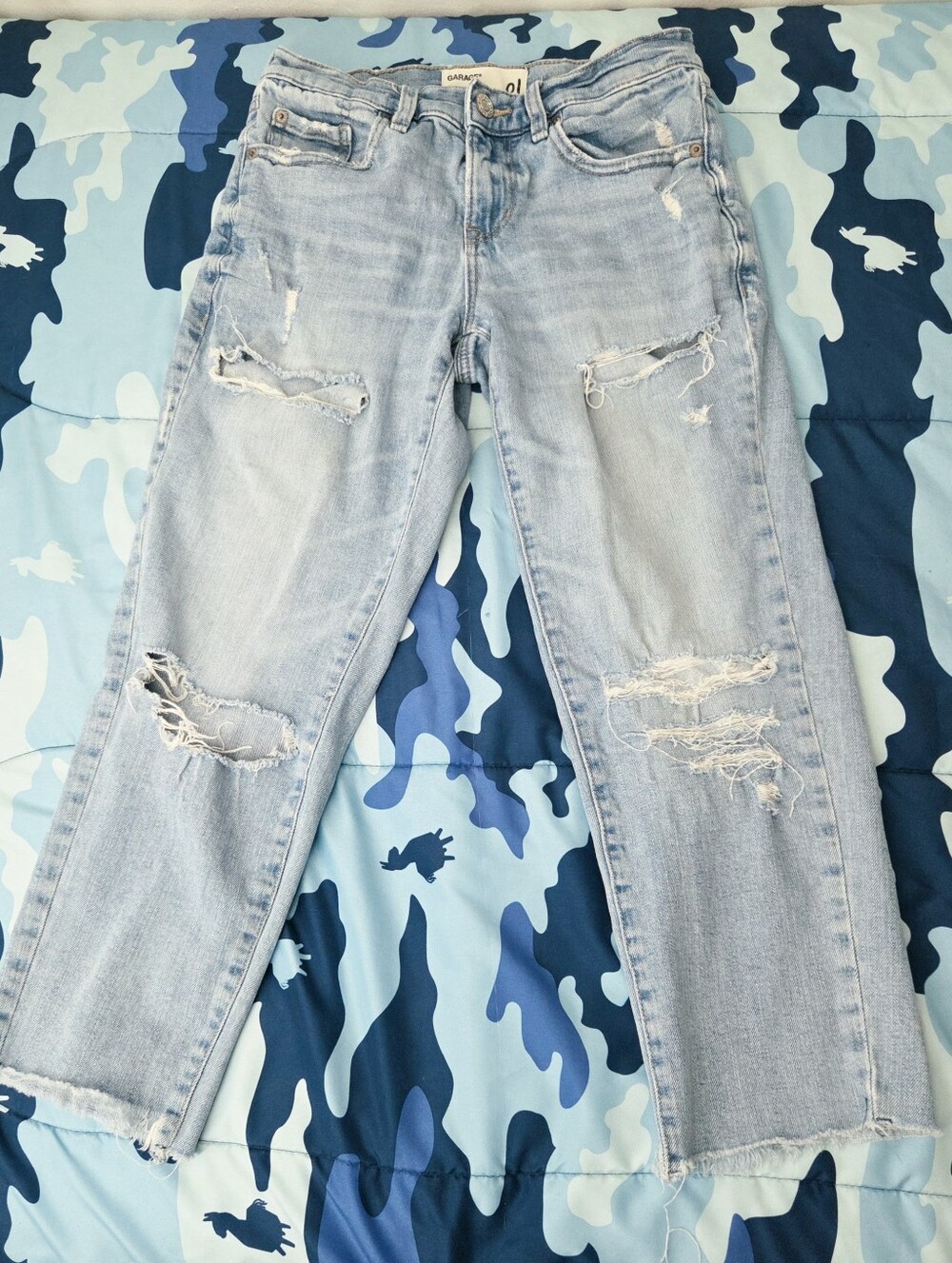 Garage Light Wash Distressed Cropped Mom Jeans Size 1